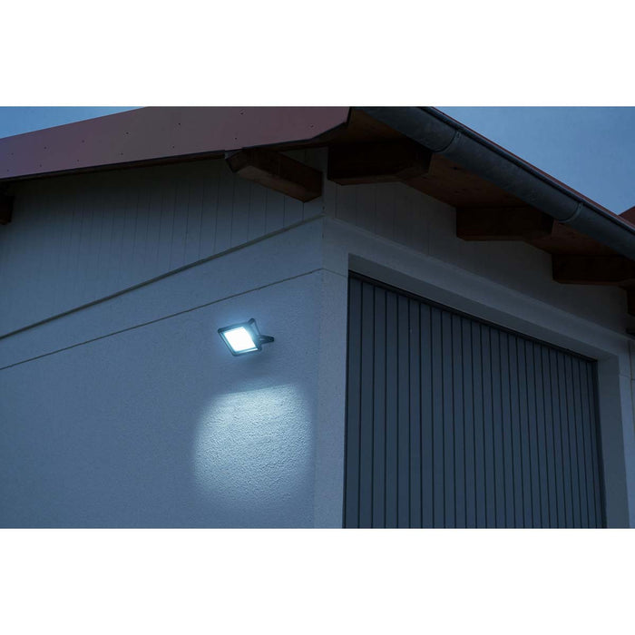 Brennenstuhl LED Spotlight JARO 7060 / LED Floodlight 50W for outdoor use (LED Outdoor Light for wall mounting, with 5800lm, made of high-quality aluminium, IP65)