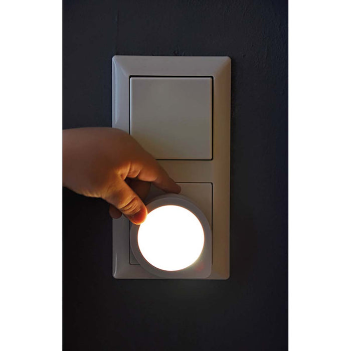 Brennenstuhl LED night light with twilight sensor / night light socket (gentle and unobtrusive socket light with extremely low power consumption)