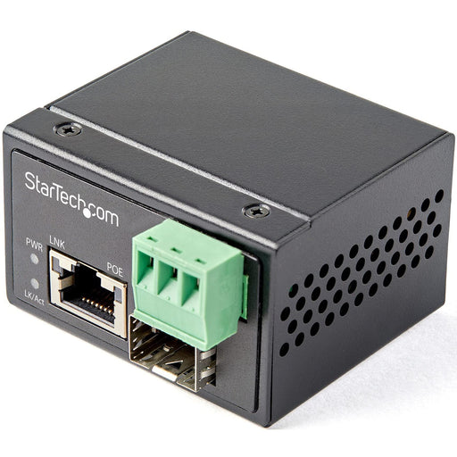 StarTech.com PoE+ Industrial Fibre to Ethernet Media Converter 30W