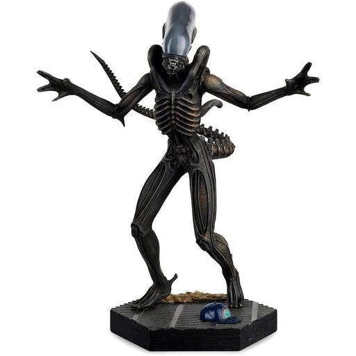 Aliens vs Predator: Xenomorph Drone 1:16 Scale Figurine 15cm (CL14+)