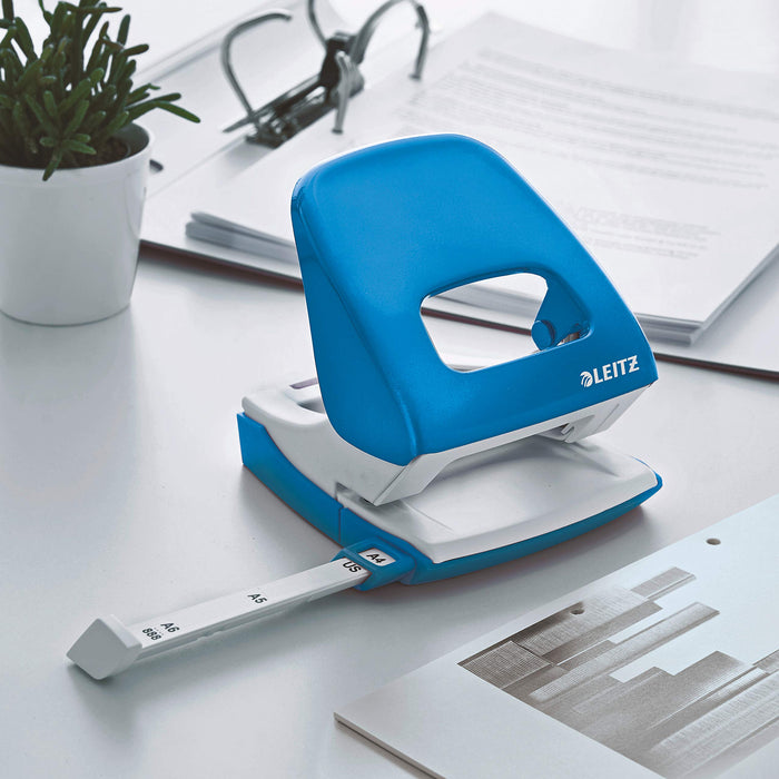 Best Value Leitz Hole Punch, 30 Sheets, Guide Bar with Format Markings, Metal, WOW Range, 50081036 - Metallic Blue